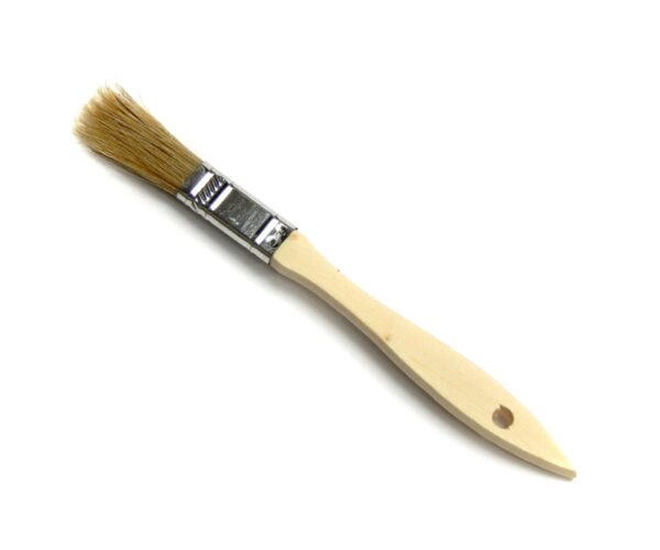 A Chip Brushes – Size 1/2" with a wooden handle and natural bristles, isolated on a white background.